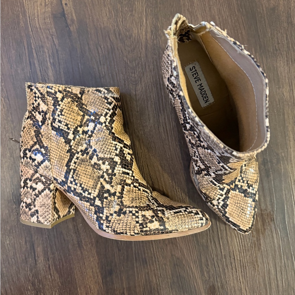 Size 8 Steve Madden Women's Snakeskin Ankle Boots